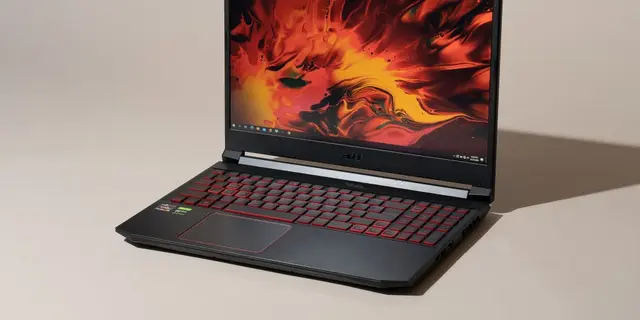 What are the benefits of using a gaming laptop for school?